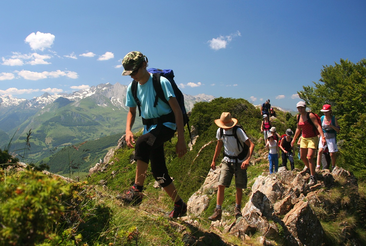 Randonnées accompagnées ou en libre autonomie
Toute la journée (à la journée, à la demi-journée, sorties trail)
Randonnées accompagnées ou en libre autonomie
Toute la journée (à la journée, à la demi-journée, sorties trail)